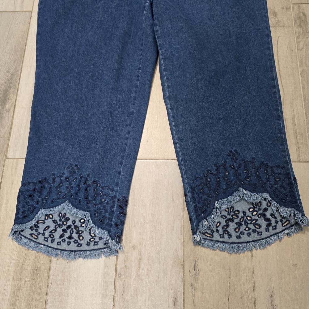 Intro Straight Leg Tulip Eyelet Embroidered Frayed Hem Pull-On Ankle Pants 24W - Picture 5 of 11